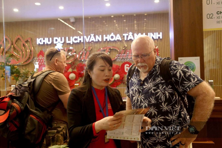 Du lịch Ninh Bình "thắng lớn" đầu năm 2026, đón hơn 1,3 triệu lượt khách - 5