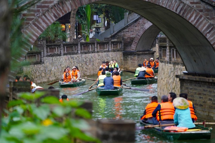 Ninh Bình: Vừa khai trương đầu năm, Thung Ui đã trở thành điểm du Xuân cực hot - 8