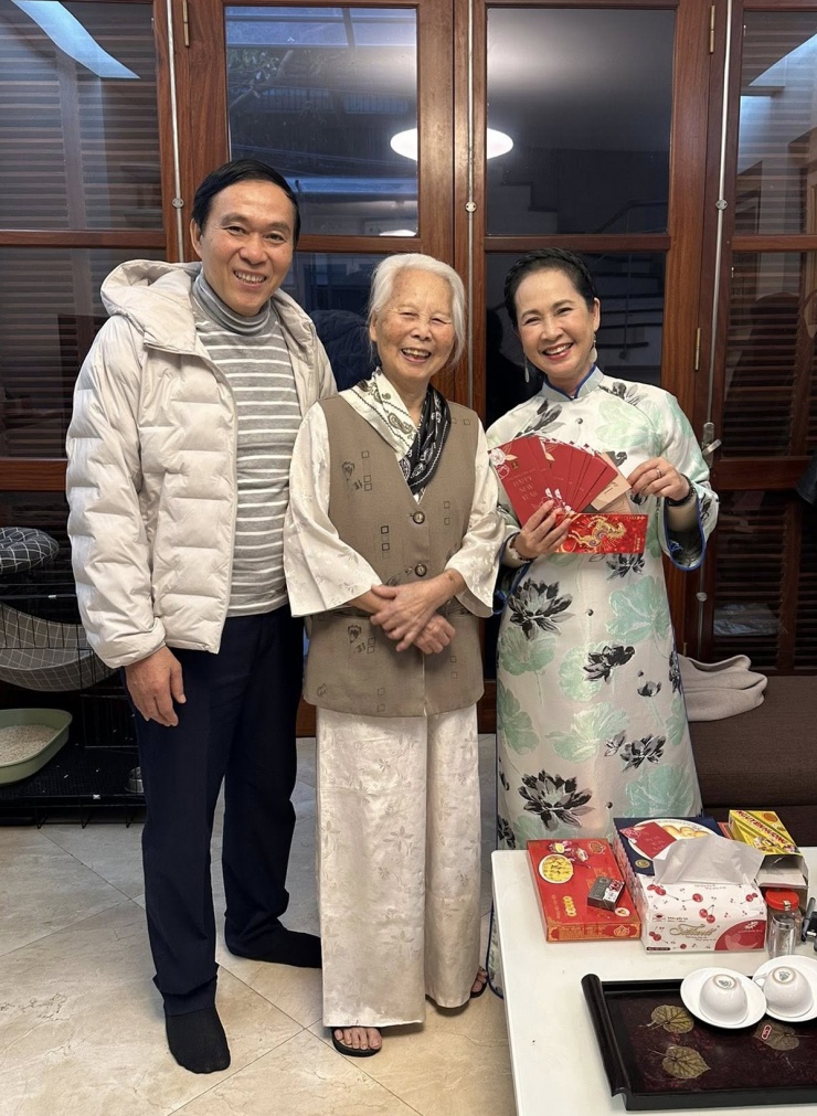 Ảnh sao 20/2: Kỳ Duyên sum họp du xuân cùng đại gia đình - 4