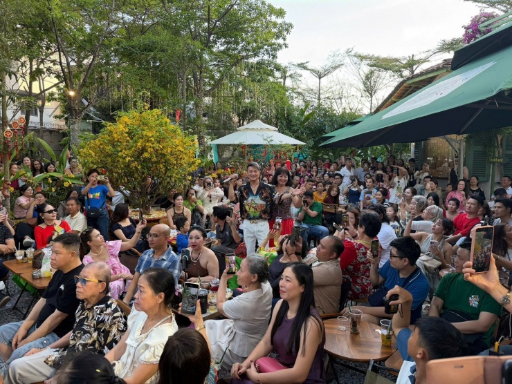 Đàm Vĩnh Hưng vỡ trận 3 ngày Tết - 1