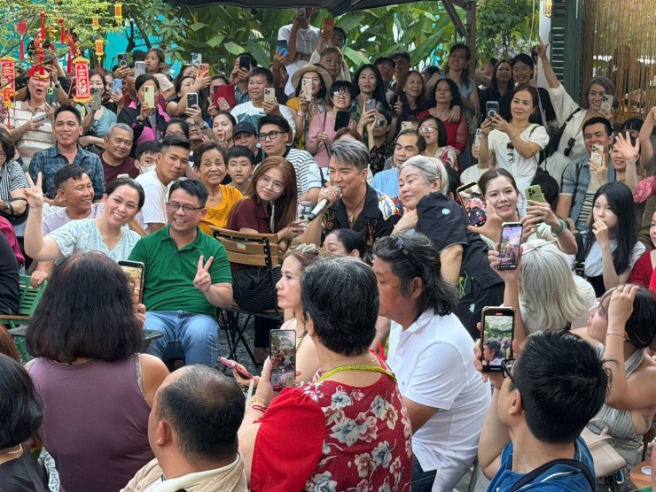 Đàm Vĩnh Hưng vỡ trận 3 ngày Tết - 2