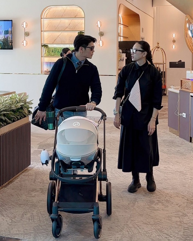 Thời trang 'mẹ bỉm sữa' được khen 'chất chơi' của Ngô Thanh Vân - 2