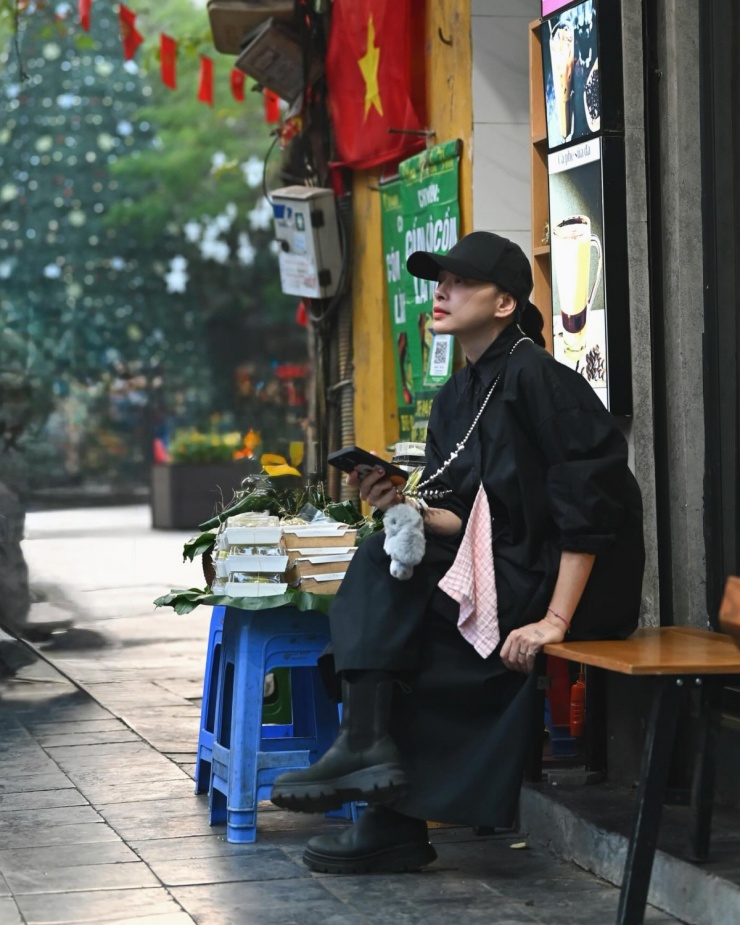 Thời trang 'mẹ bỉm sữa' được khen 'chất chơi' của Ngô Thanh Vân - 4