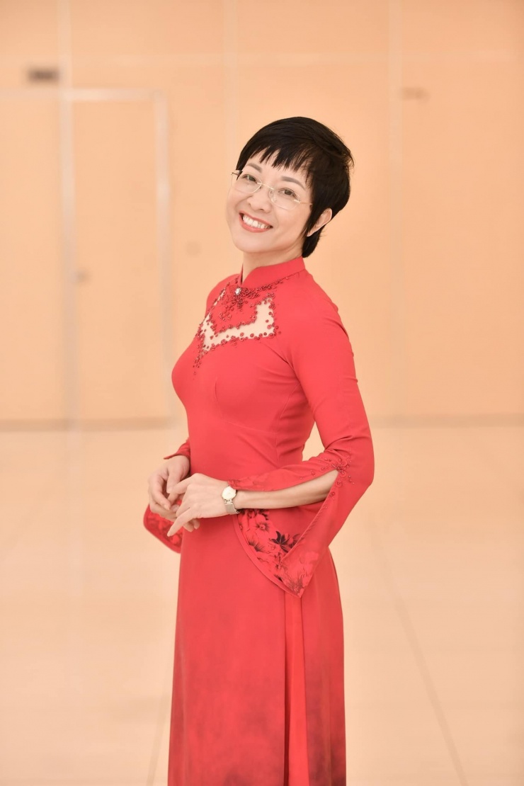 MC Thảo Vân nhớ Táo Quân - 5