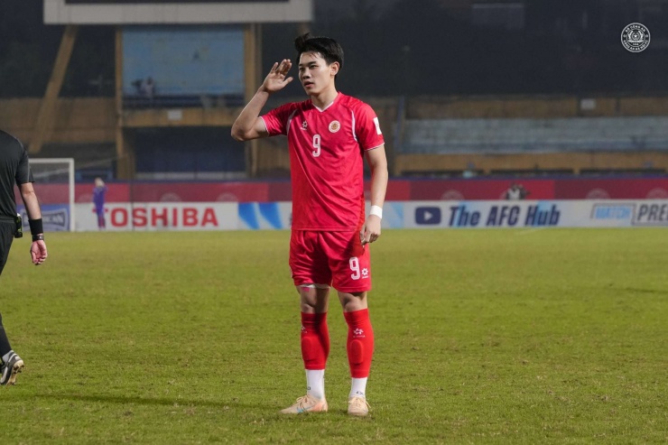 Nguyễn Đình Bắc rất nỗ lực nhưng không gặp may mắn trong màu áo CLB CAHN những trận gần đây. Ảnh: Công An Hà Nội FC