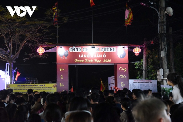 Phiên chợ Âm Dương còn mang ý nghĩa tâm linh, tạo cơ hội cho người chết và người sống gặp nhau, trở thành hình thức sinh hoạt văn hóa mang đậm màu sắc tín ngưỡng dân gian của người dân Kinh Bắc.