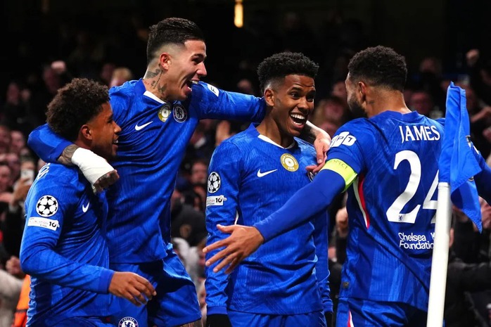 Arsenal sa sút, Barcelona trượt dốc trên bảng xếp hạng sức mạnh - 2