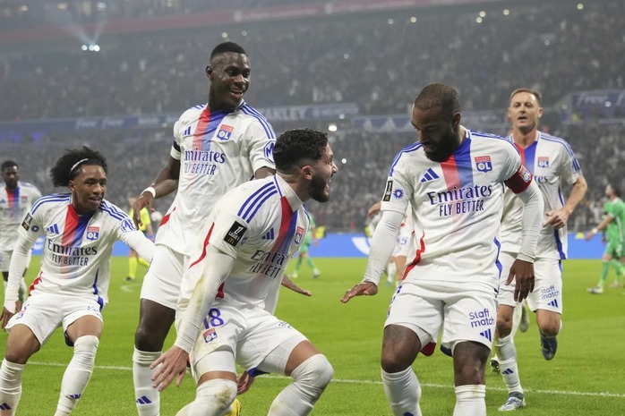 Arsenal sa sút, Barcelona trượt dốc trên bảng xếp hạng sức mạnh - 5