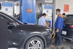 Thực hư cây xăng trên cao tốc chỉ mở 1 vòi để “ép” khách dùng dịch vụ