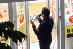 Ám ảnh vì hàng xóm hát karaoke xuyên Tết