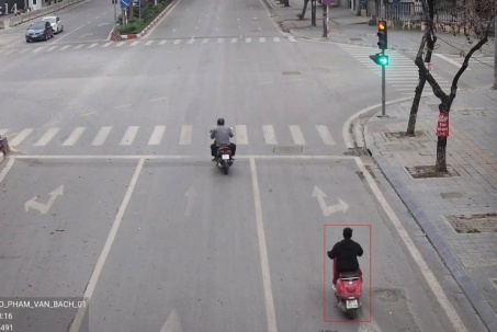 Mồng 3 Tết, nhiều xe máy bị phạt nguội tại một nút giao tại Hà Nội