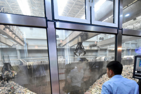 Trung Quốc đảo chiều 'ác mộng' môi trường, biến núi rác thành mỏ vàng