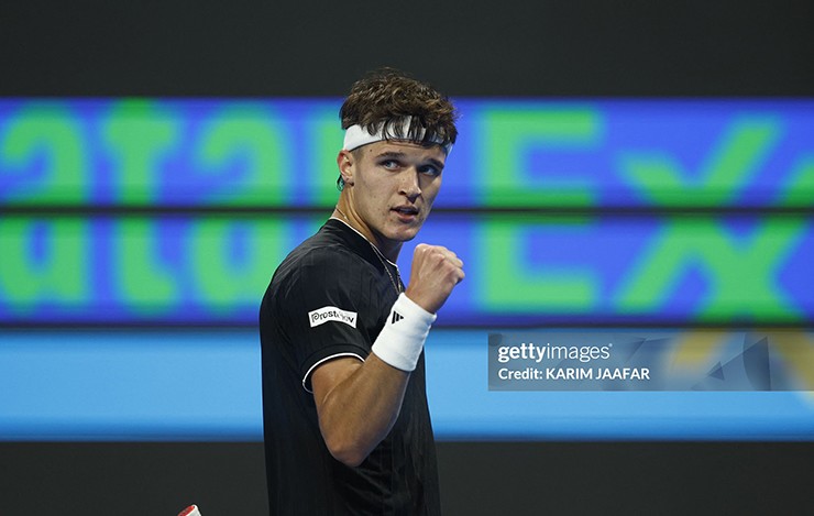 Tay vợt 20 tuổi Mensik ghi dấu ấn lớn với cú hạ gục ứng viên vô địch