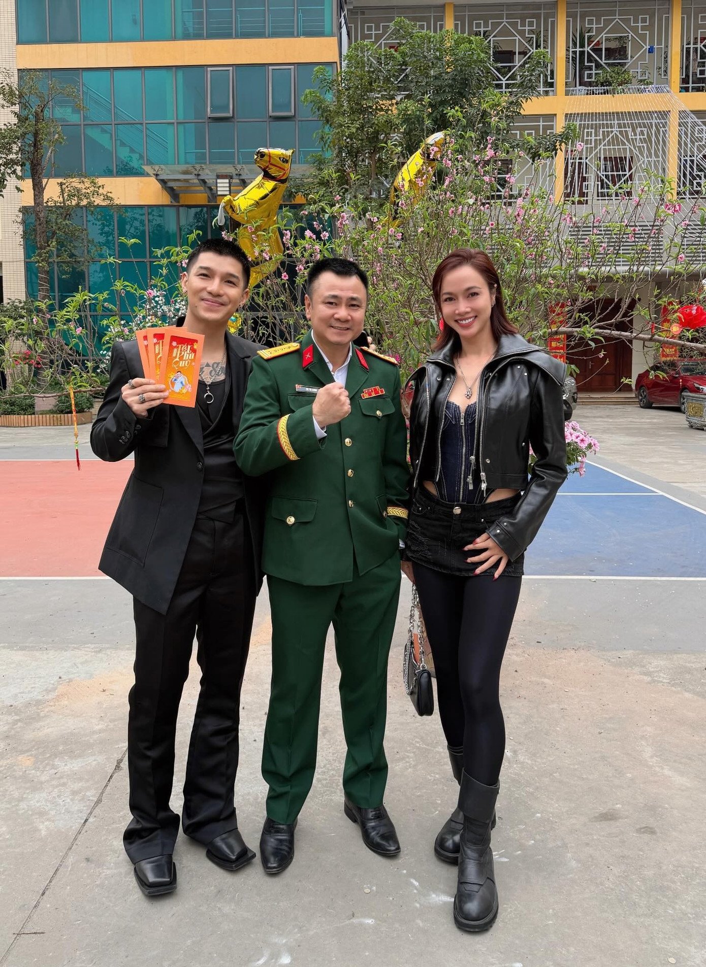 Ảnh du xuân gây sốt của anh em Sơn Tùng M-TP - 17