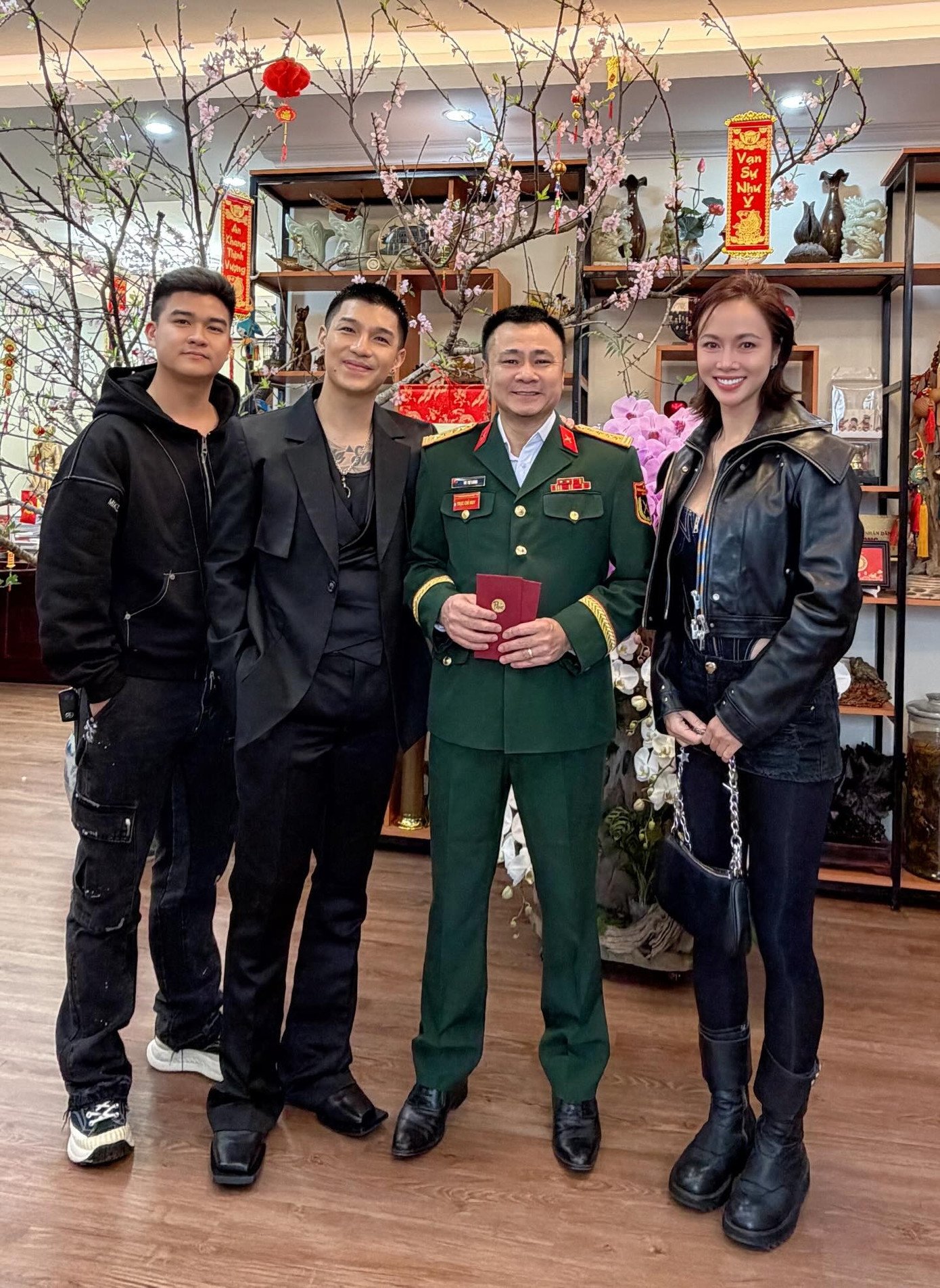 Ảnh du xuân gây sốt của anh em Sơn Tùng M-TP - 18