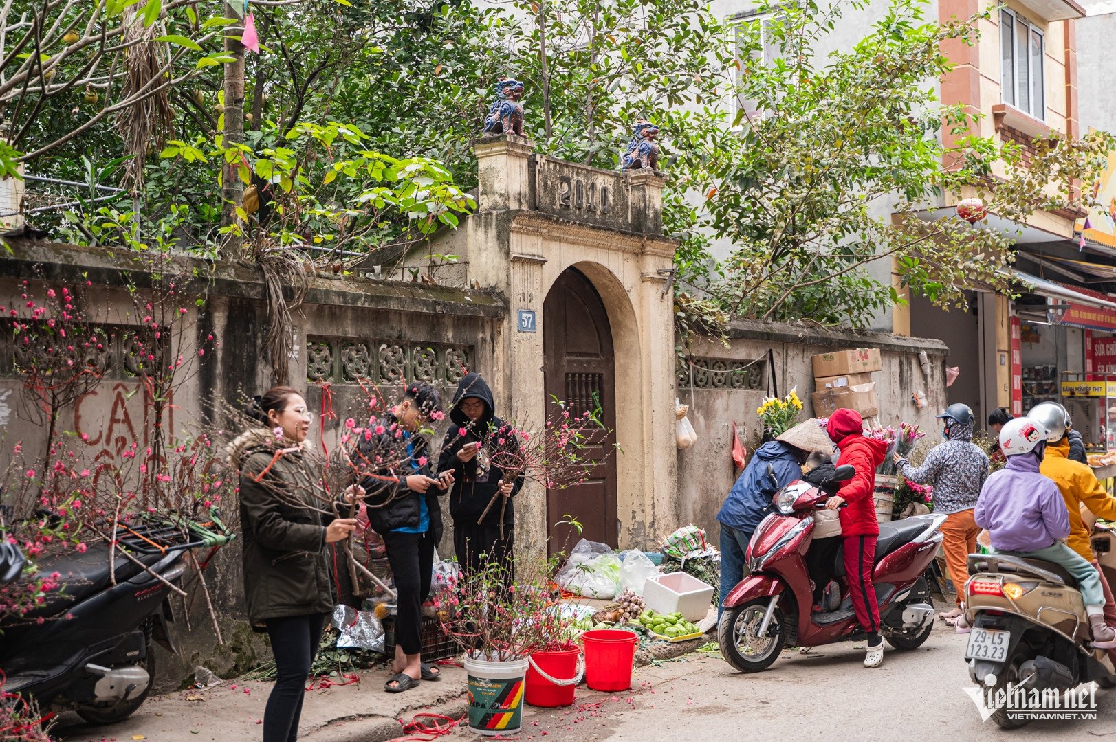 Nét cổ kính của ngôi làng