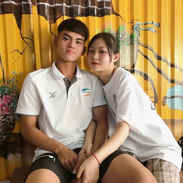 Trong số các cầu thủ U23 Việt Nam, Khuất Văn Khang cũng là người kín tiếng trong chuyện yêu.