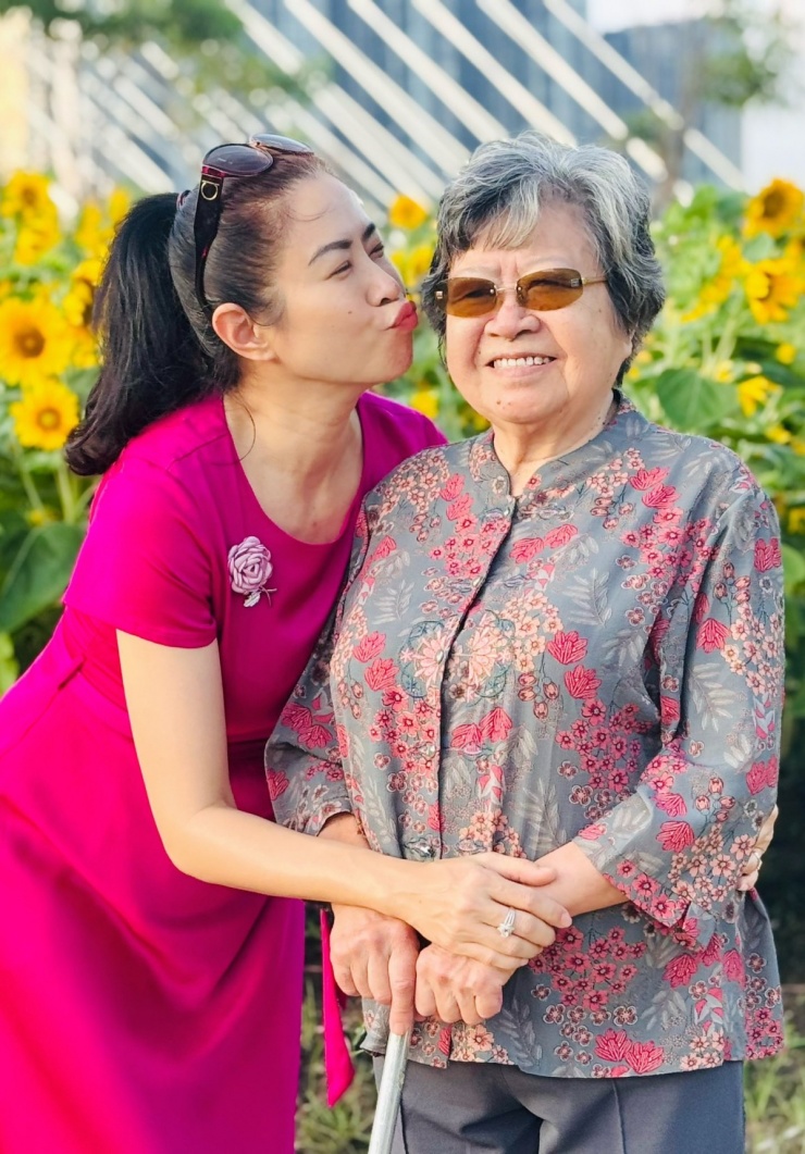 Ảnh sao 21/2: Midu theo chồng thiếu gia về quê chúc Tết - 9