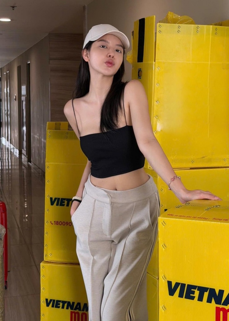 Thanh Thủy rũ bỏ phong cách 'gái ngoan' khi hết nhiệm kỳ - 8