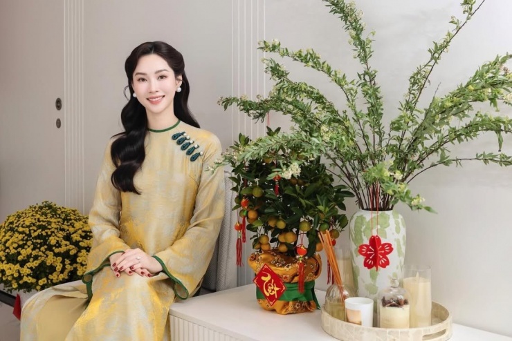 Hoa hậu Đặng Thu Thảo khoe nhan sắc "thần tiên tỷ tỷ" trong loạt áo dài ngày Tết - 3