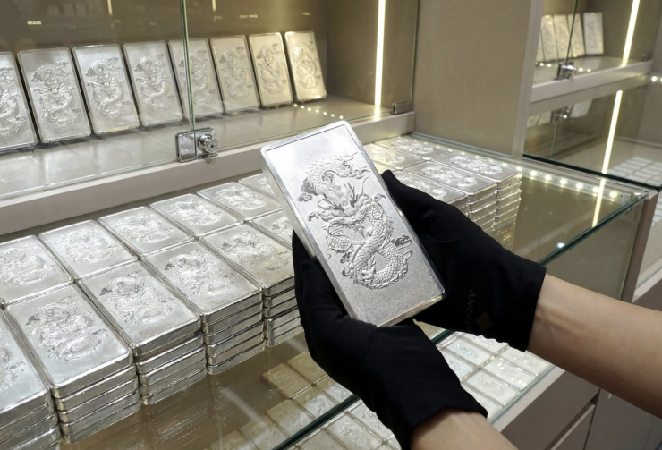 Giá bạc trong nước duy trì đà tăng mạnh. Ảnh: Ancarat