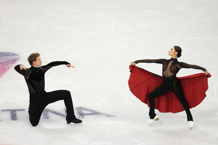 Trang phục trượt băng đẹp nhất Olympic mùa đông - 16