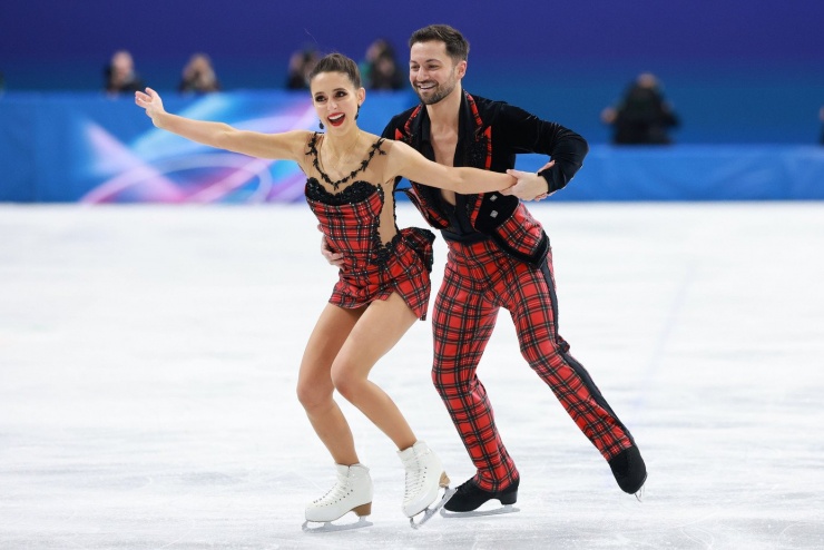 Trang phục trượt băng đẹp nhất Olympic mùa đông - 33