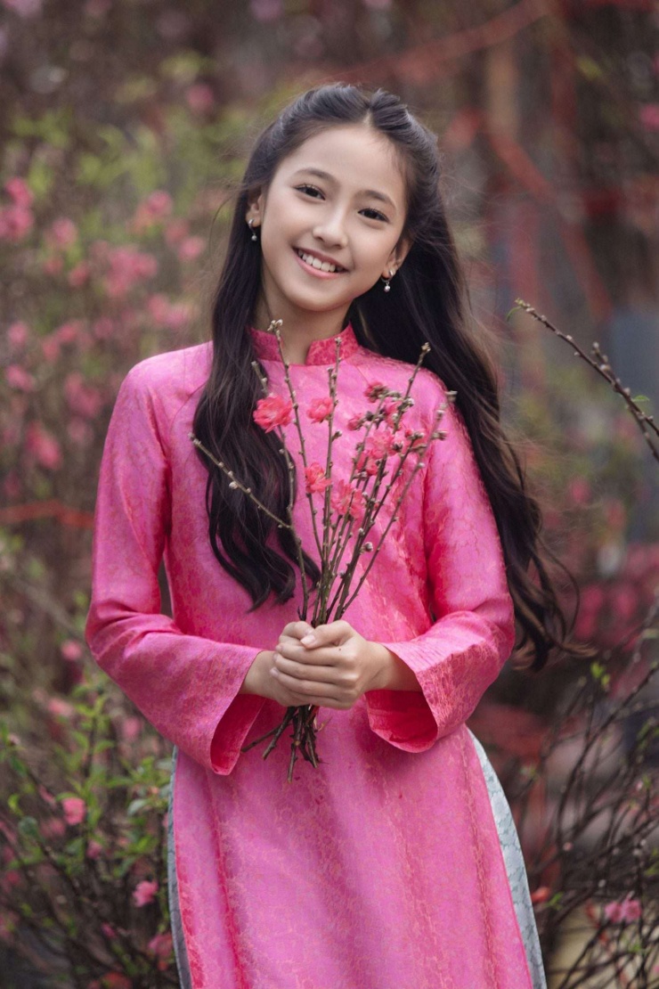 Vivian sớm có nhan sắc nổi bật ở tuổi 11. (Ảnh: FBNV)