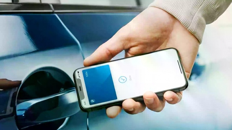 Theo đó, Toyota cho biết một loạt mẫu xe đời 2026 khác cũng sẽ hỗ trợ chìa khóa số, tùy theo cấu hình hệ thống giải trí và gói công nghệ, bao gồm: Camry, Grand Highlander, Land Cruiser, Prius, Tacoma, Crown và Crown Signia.