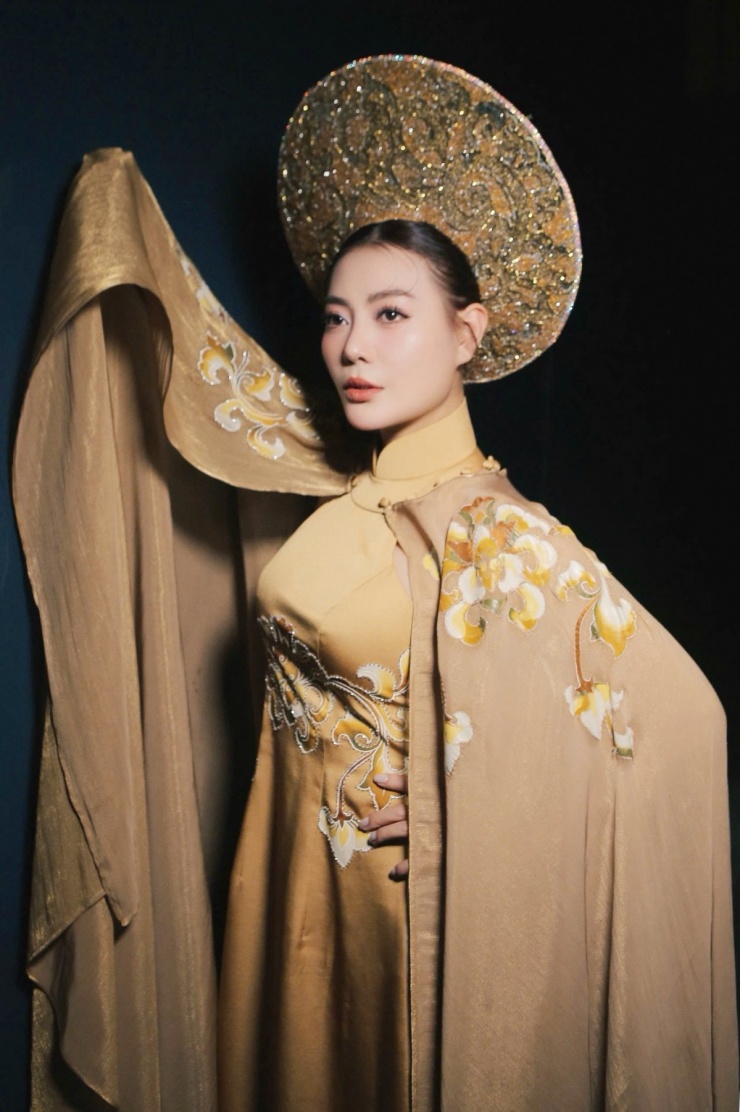 Ngoài diễn xuất, cô còn ghi dấu với âm nhạc khi đạt quán quân cuộc thi&nbsp;Trời sinh một cặp 2019,&nbsp;ra mắt một số sản phẩm âm nhạc. Về đời tư, Thanh Hương dường như rất kín tiếng. Trong một lần hiếm hoi tiết lộ chuyện riêng, nữ diễn viên cho biết cô lấy chồng năm 21 tuổi và có 2 con gái. Tháng 3/2024, cô&nbsp;xác nhận đã ly hôn được một thời gian.&nbsp;Cô và chồng&nbsp;chọn cách chia tay trong êm đẹp, giữ mối quan hệ tốt đẹp, văn minh, cùng nhau lo cho con.