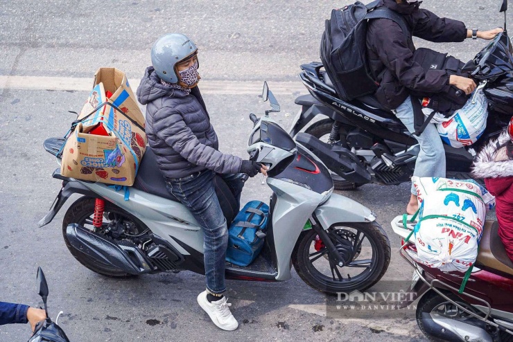 Chưa hết kỳ nghỉ Tết Bính Ngọ 2026, nhiều người đã vội trở lại Hà Nội từ mùng 5 để tránh ùn tắc - 13