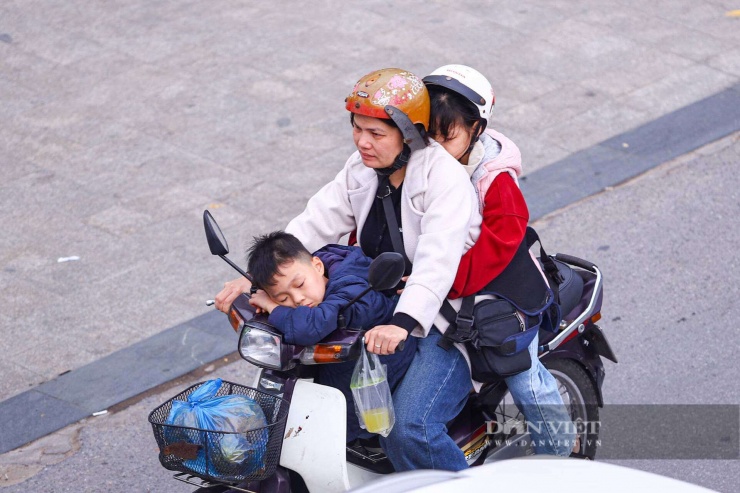 Chưa hết kỳ nghỉ Tết Bính Ngọ 2026, nhiều người đã vội trở lại Hà Nội từ mùng 5 để tránh ùn tắc - 17