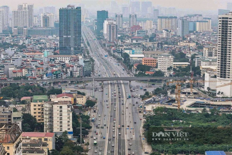 Tại đường Phạm Hùng (khu vực bến xe Mỹ Đình), giao thông trong ngày mùng 5 Tết thông thoáng.