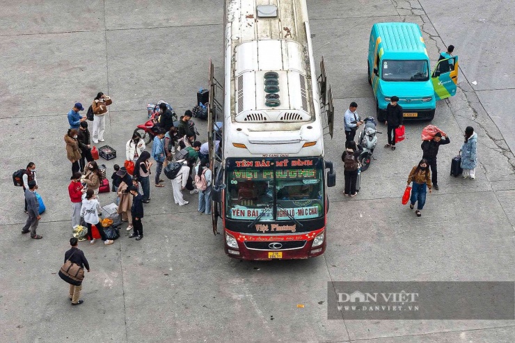 Chưa hết kỳ nghỉ Tết Bính Ngọ 2026, nhiều người đã vội trở lại Hà Nội từ mùng 5 để tránh ùn tắc - 24