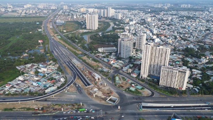 Khu vực nút giao thông An Phú - cửa ngõ phía Đông TPHCM thông thoáng bất ngờ vào chiều mùng 5 Tết.