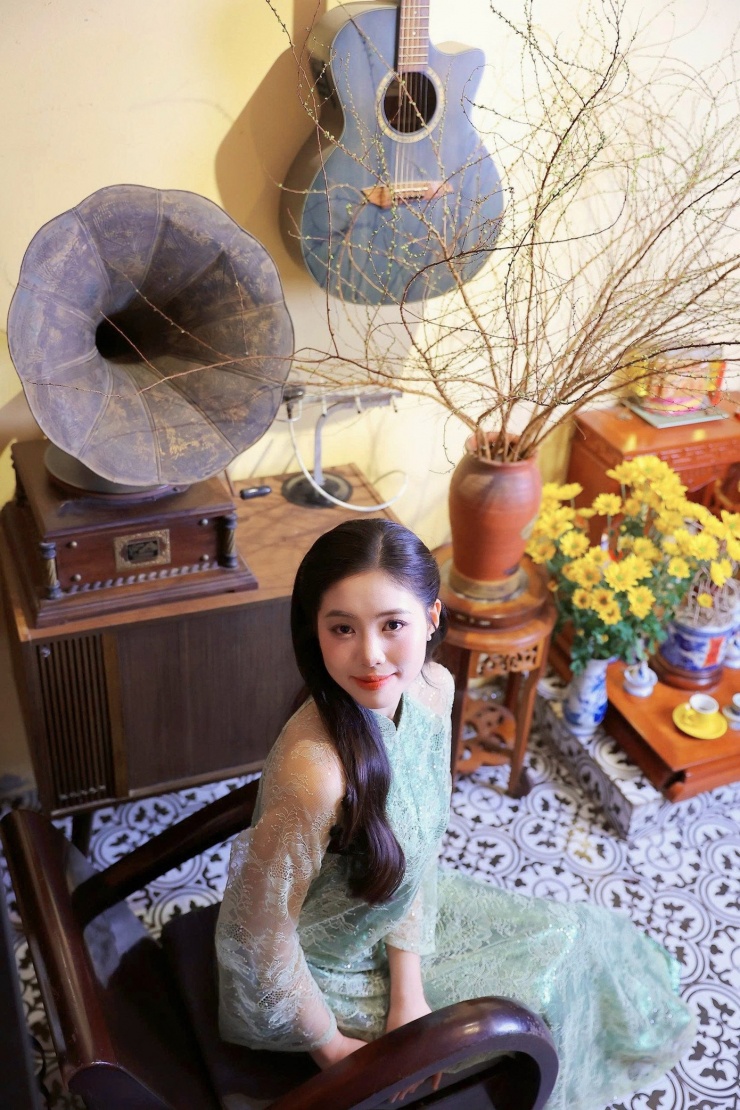 Á hậu Châu Anh: ‘Tôi nhận được nhiều tin nhắn bày tỏ tình cảm’ - 20