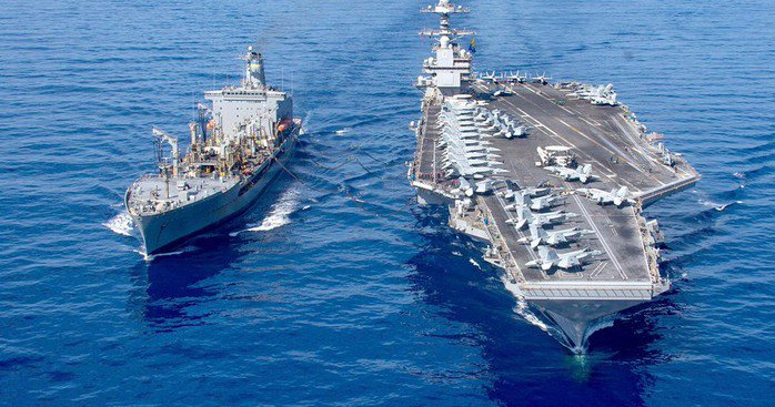 Tàu sân bay Mỹ áp sát lãnh thổ Iran. Ảnh: CBS News