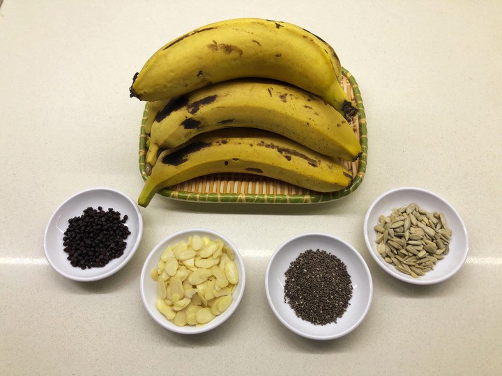 Các nguyên liệu cần có để thực hiện. (Ảnh: Châu Giang)