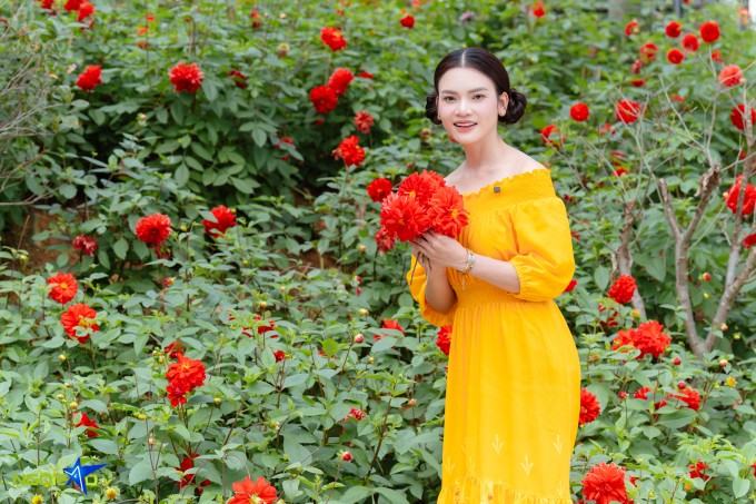 Ao cá, vườn hoa trong biệt phủ 10.000 m2 của Phạm Phương Thảo - 12