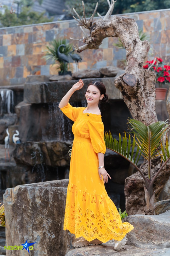 Ao cá, vườn hoa trong biệt phủ 10.000 m2 của Phạm Phương Thảo - 10