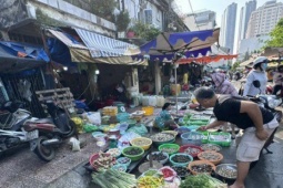 Hải sản giá vẫn cao sau Tết