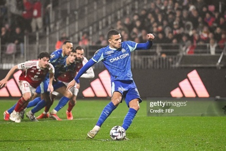 Greenwood đá hỏng phạt đền, Marseille thua trận ra mắt "tướng mới"