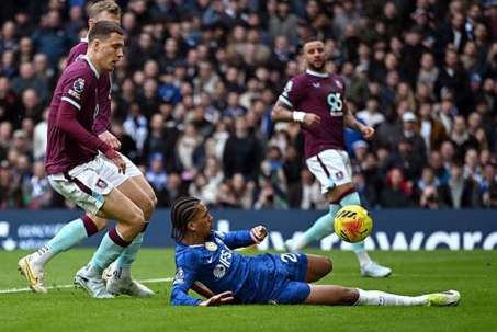Trực tiếp bóng đá Chelsea - Burnley: Joao Pedro mở điểm chỉ sau 4 phút (Ngoại hạng Anh)