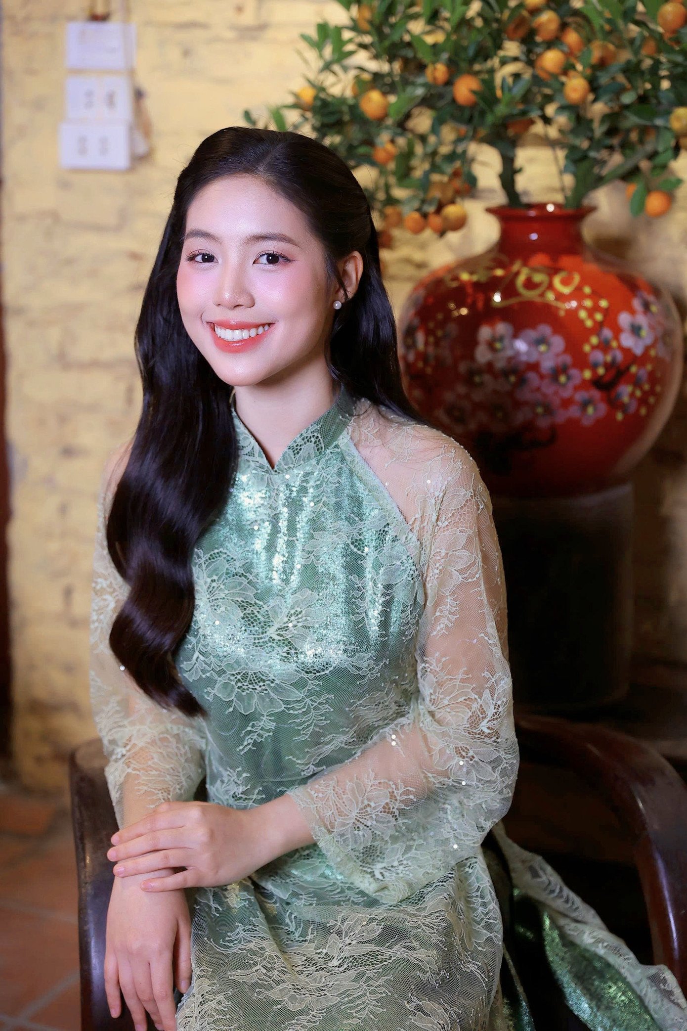 Á hậu Châu Anh: ‘Tôi nhận được nhiều tin nhắn bày tỏ tình cảm’ - 12