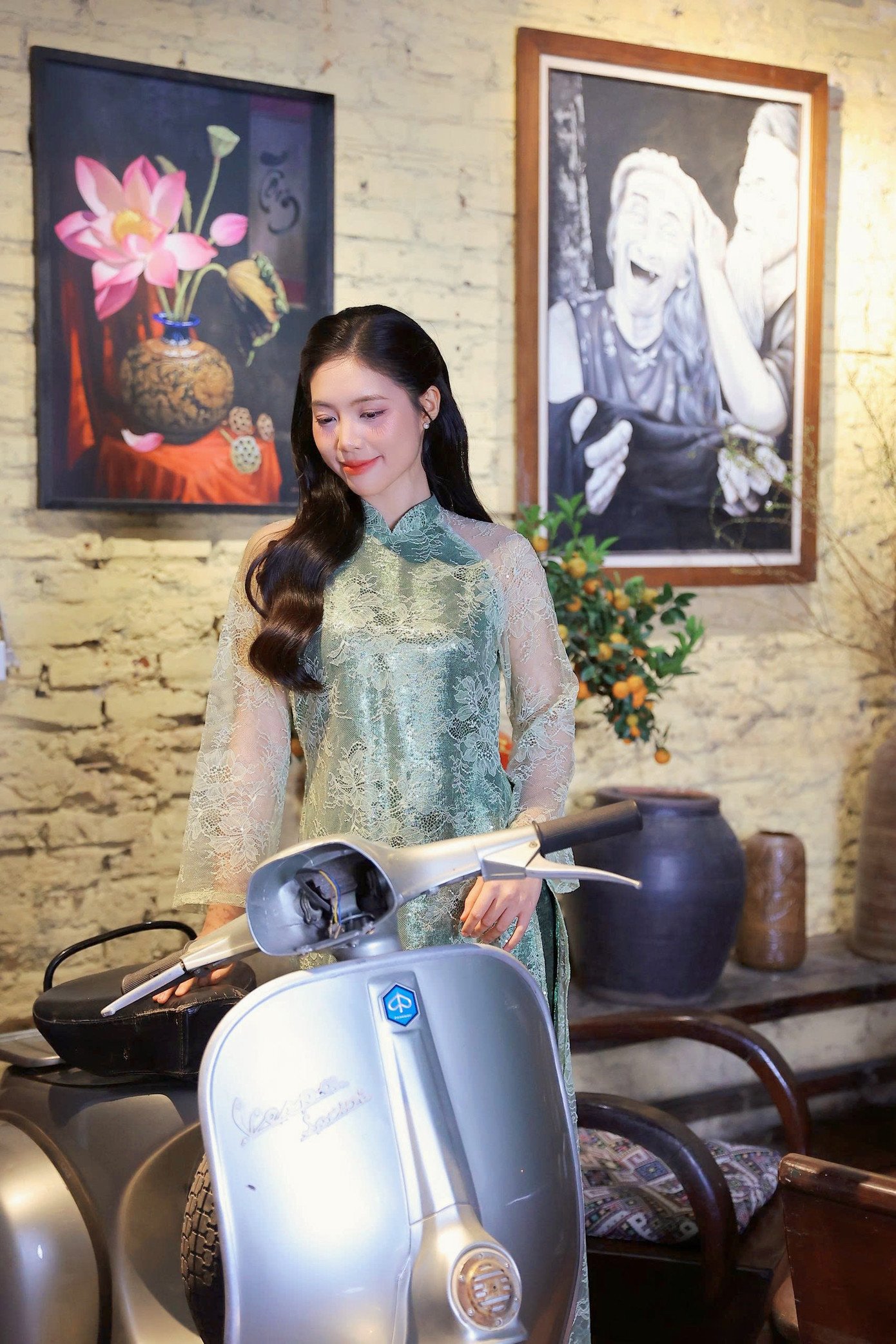 Á hậu Châu Anh: ‘Tôi nhận được nhiều tin nhắn bày tỏ tình cảm’ - 9