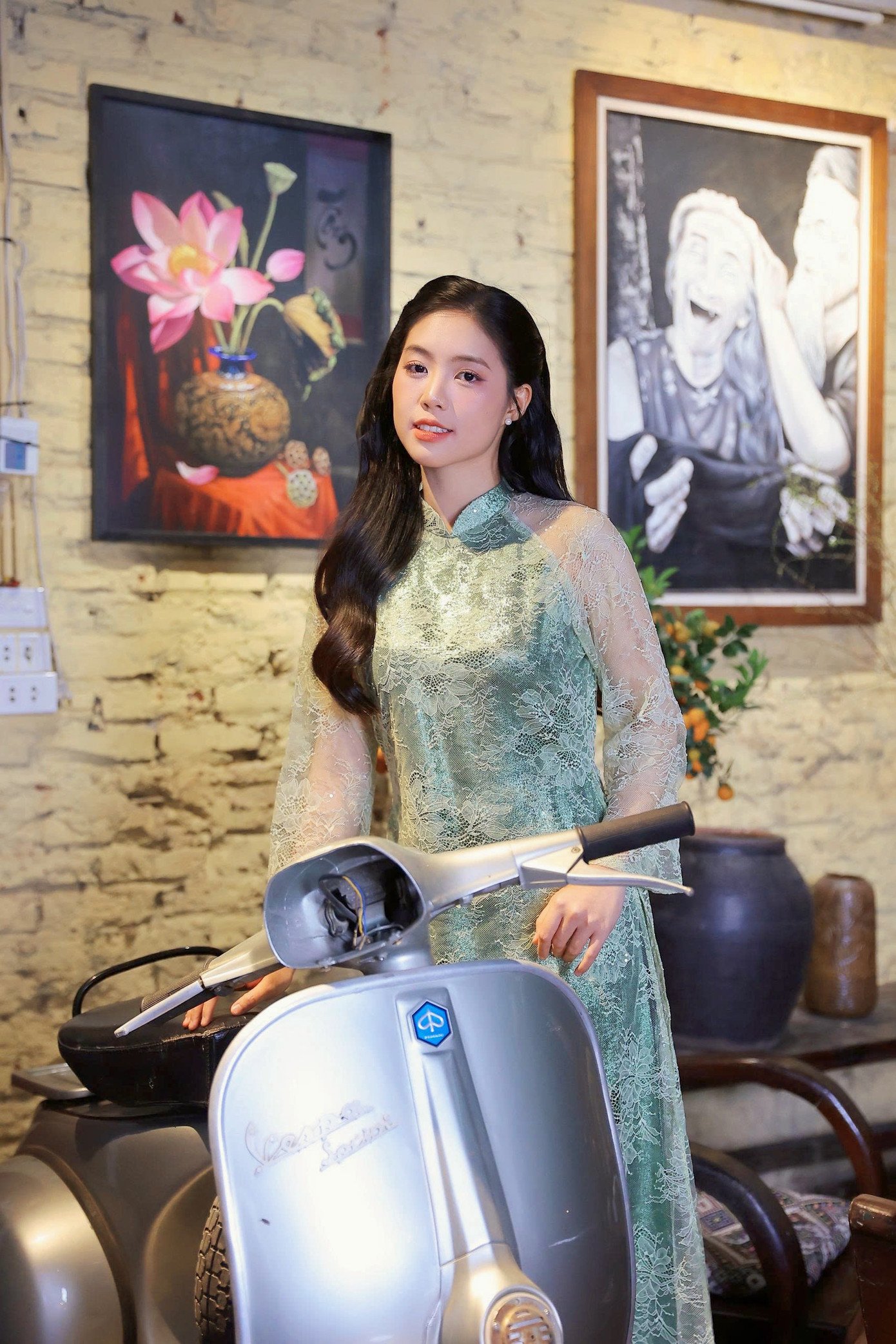 Á hậu Châu Anh: ‘Tôi nhận được nhiều tin nhắn bày tỏ tình cảm’ - 8