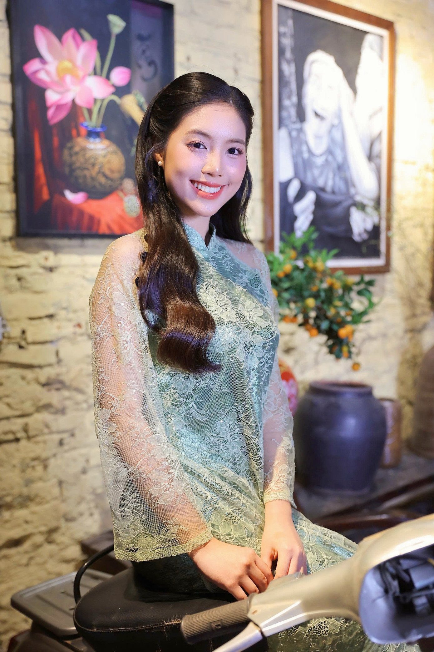 Á hậu Châu Anh: ‘Tôi nhận được nhiều tin nhắn bày tỏ tình cảm’ - 11