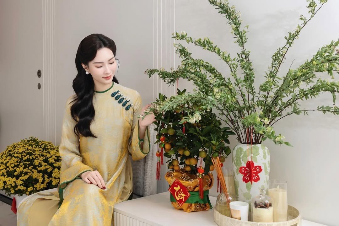 Hoa hậu Đặng Thu Thảo khoe nhan sắc "thần tiên tỷ tỷ" trong loạt áo dài ngày Tết - 4