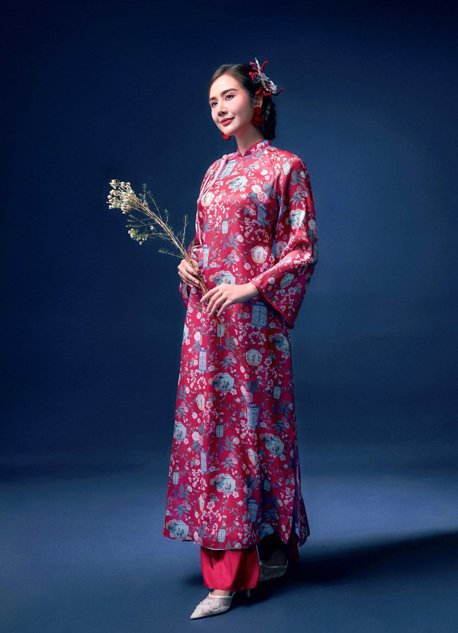 Diện áo dài hồng pastel như Huyền Lizzie - 11