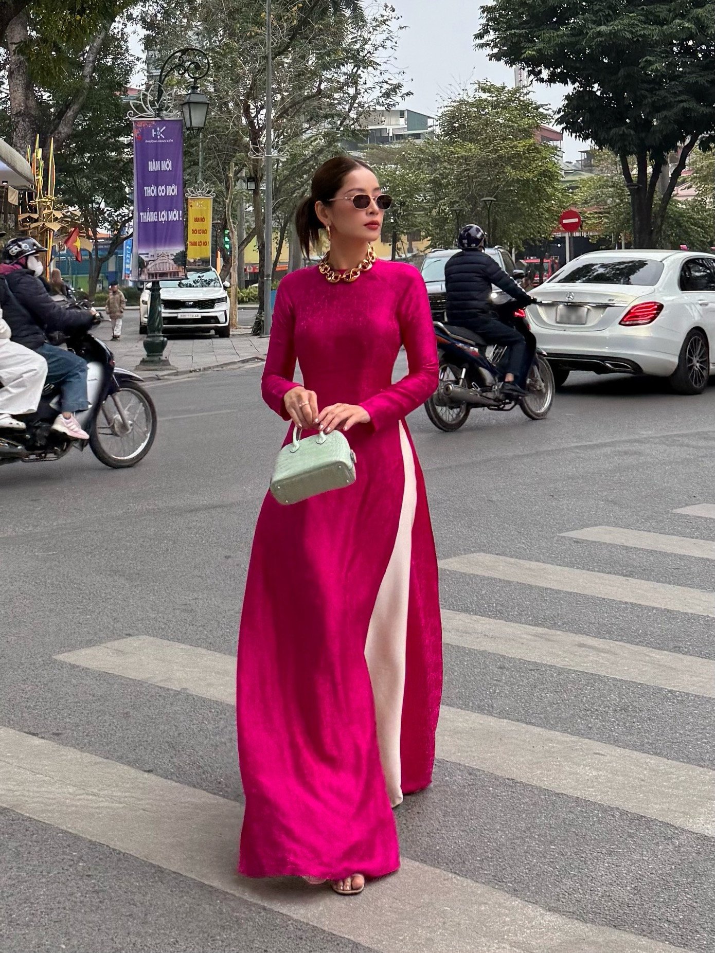 Chi Pu giữ đúng lời hứa “mỗi mùng một bộ”, xứng danh "nữ thần áo dài" mùa Tết - 10